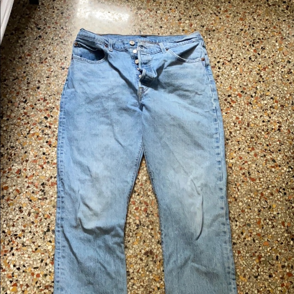 Levi “mom jeans”